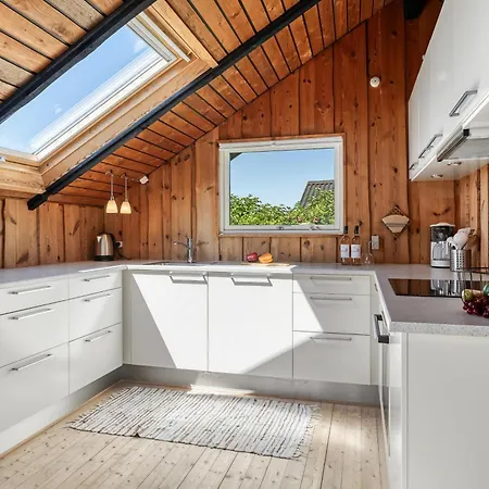 Hyggeligt Og Lyst Taet Pa Vesterhavet Og Klitterne I Vejlby Klit Sj513